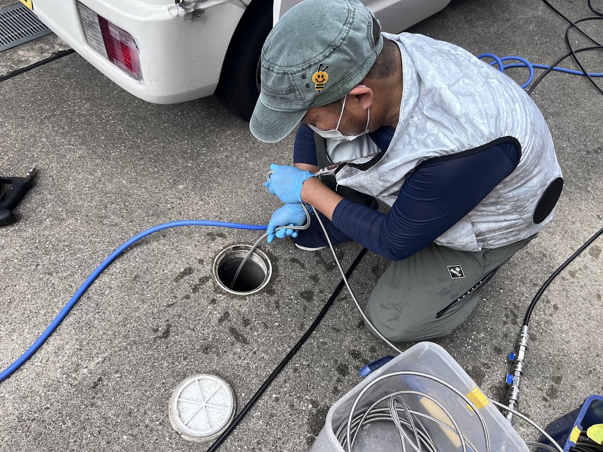 配水管洗浄 作業風景